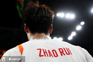 赵睿中韩对决前动员球队：外界不看好我们 现在是赢得尊严的时候