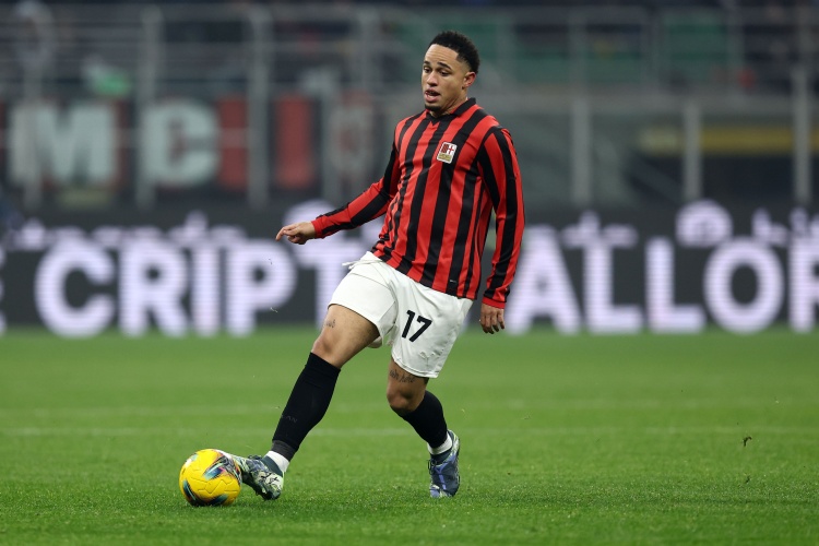 足球市场：奥卡福转会利兹联接近完成，将为他提供一份四年的合同