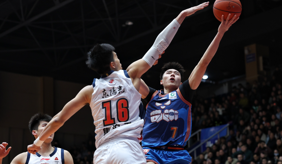 网页版登录入口-破案！胡明轩状态一好，徐杰却又摆烂原因找到，媒体人说出大实话